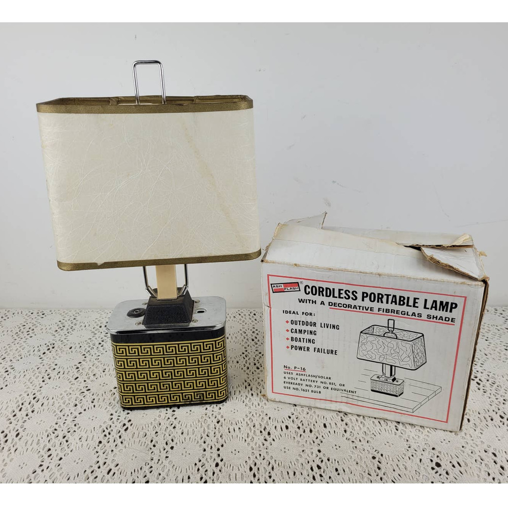 Mid Century Modern Ash Flash Portable Camping Lamp Fiberglass Shade Vintage MCM